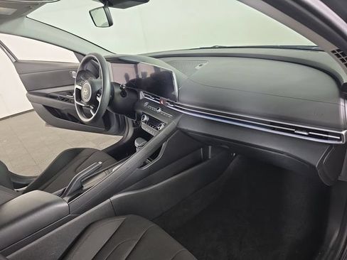 Used 2024 Hyundai Elantra SEL FWD image 25