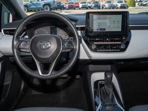 Certified 2025 Toyota Corolla SE image 6
