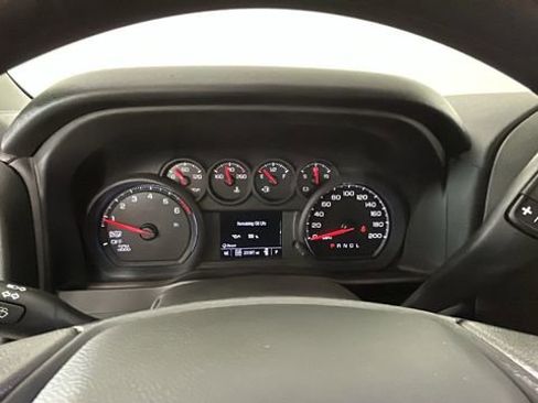 Used 2022 Chevrolet Silverado 1500 Custom AWD/4WD image 18