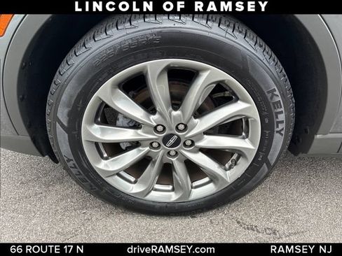 Used 2022 Lincoln Corsair AWD w/ Premium Package image 27