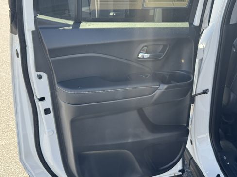 Certified 2025 Honda Ridgeline RTL image 17