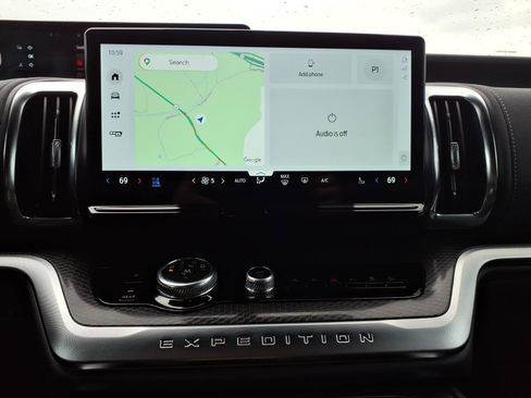 Used 2025 Ford Expedition Max Platinum w/ Stealth Performance Package image 13