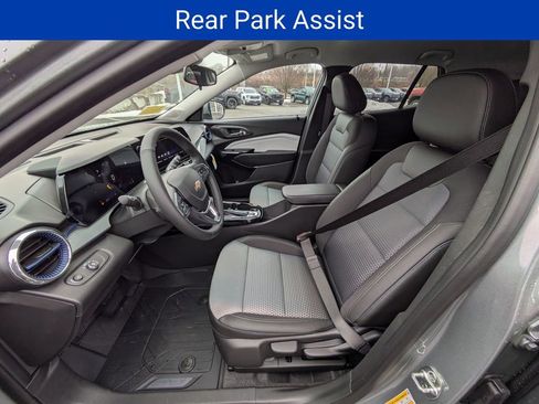 New 2026 Chevrolet Trax LT w/ Driver Confidence Package FWD image 9