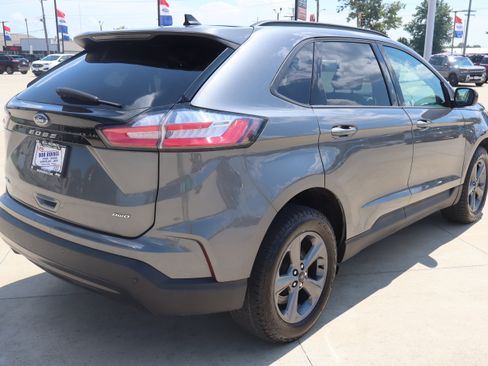 Used 2023 Ford Edge SEL w/ Sport Appearance Package AWD/4WD image 6