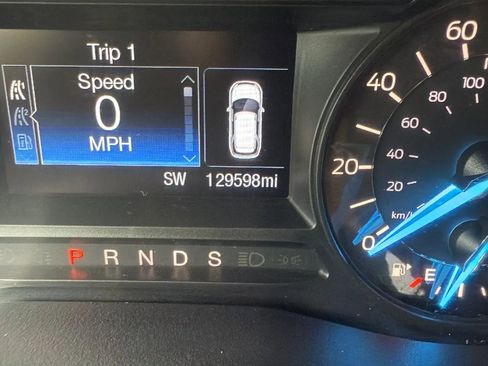 Used 2017 Ford Explorer XLT image 17