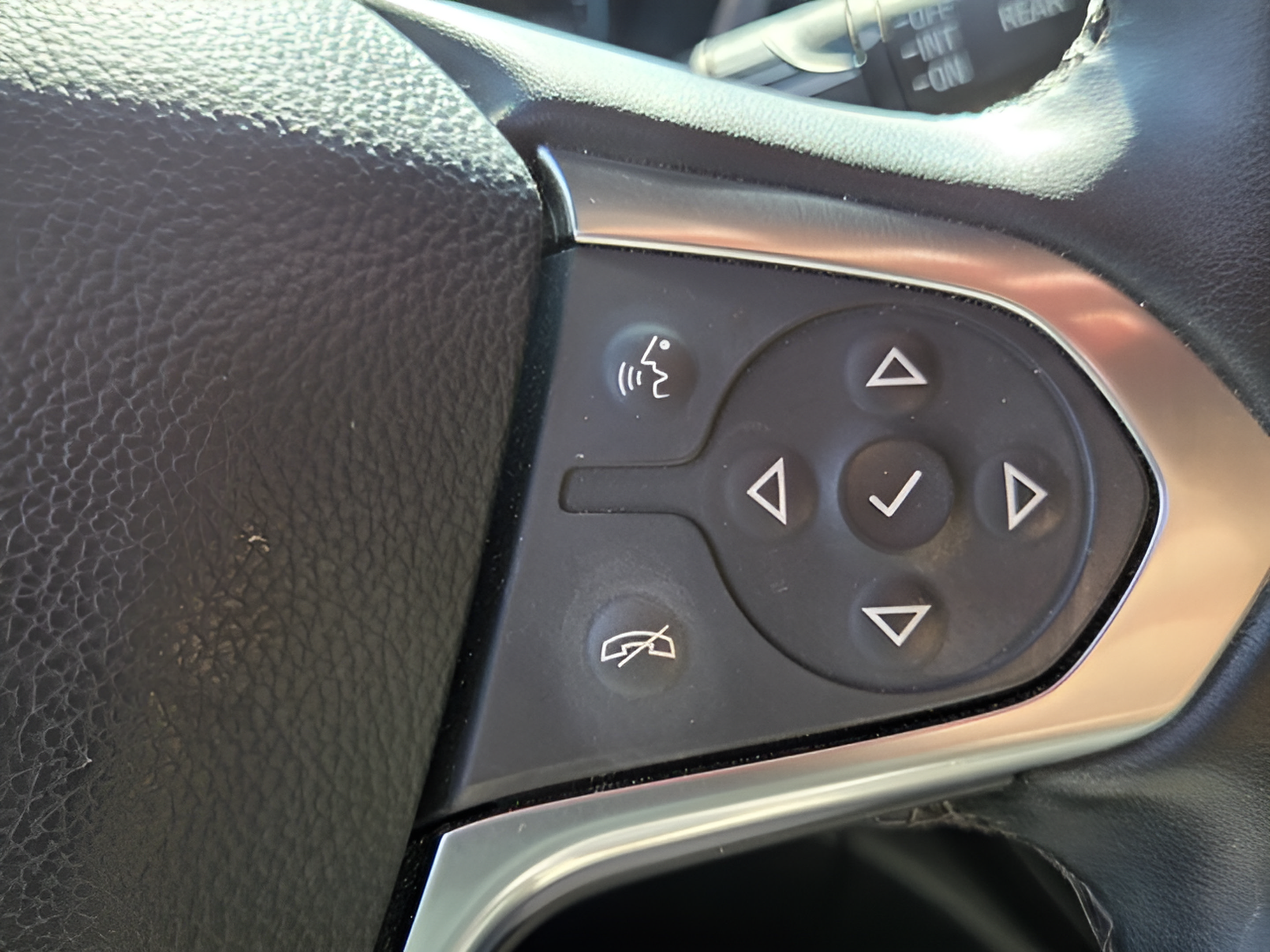 Certified 2023 Chevrolet Traverse LT FWD image 31