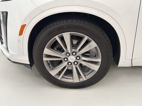 Used 2024 Cadillac XT6 Premium Luxury w/ Technology Package AWD/4WD image 28