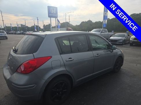 Used 2007 Nissan Versa Hatchback w/ ABS Pkg FWD image 3