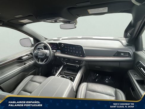 Used 2025 Chevrolet Suburban Z71 AWD/4WD image 34