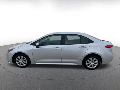 Used 2025 Toyota Corolla LE image 9