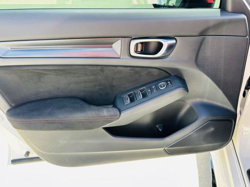 Used 2025 Honda Civic Type R image 10