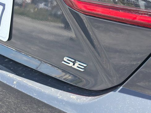 Used 2025 Toyota Camry SE FWD image 40