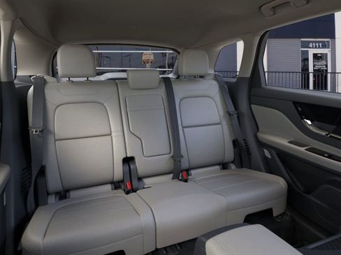 New 2026 Lincoln Corsair Premiere image 11