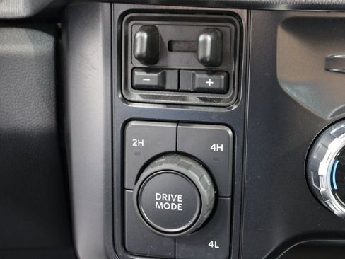 Used 2025 Ford F450 Platinum w/ FX4 Off-Road Package image 71