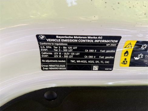 Used 2022 BMW X7 xDrive40i w/ M Sport Package image 32