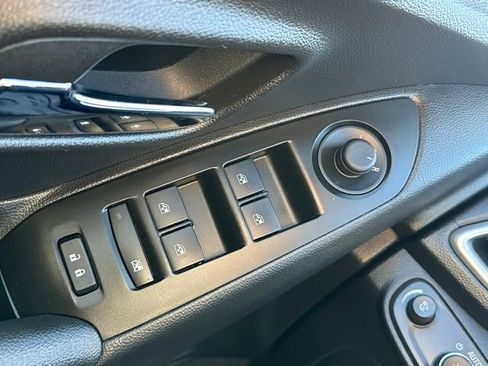 Used 2022 Chevrolet Trax LT w/ Driver Confidence Package image 16