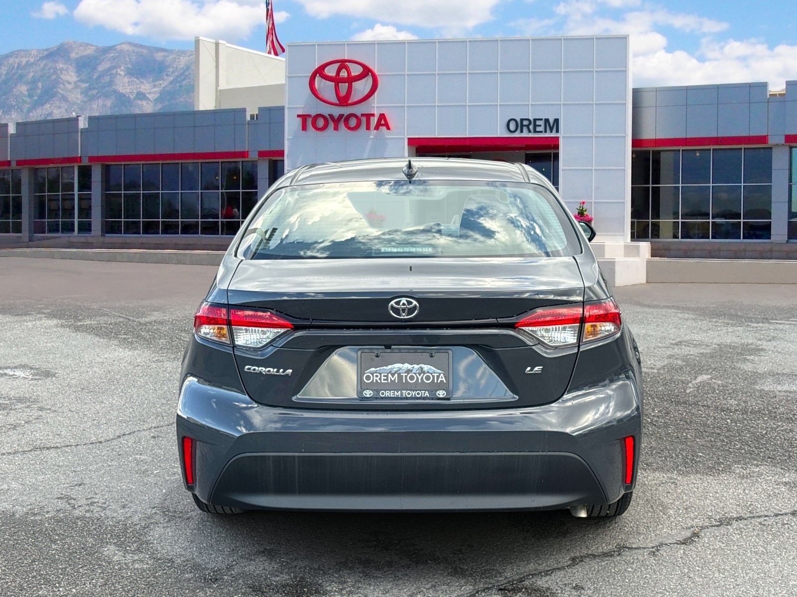 Used 2026 Toyota Corolla LE w/ LE Premium Package FWD image 4