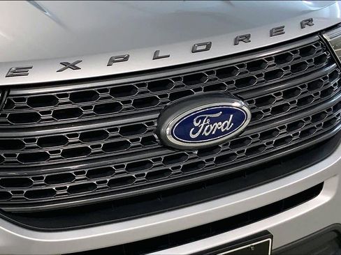 Used 2021 Ford Explorer XLT w/ Equipment Group 202A image 32