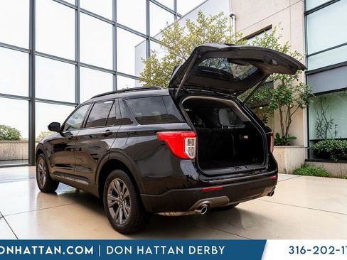 Used 2023 Ford Explorer XLT w/ Equipment Group 202A AWD/4WD image 31