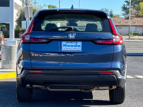 Used 2024 Honda CR-V LX image 10