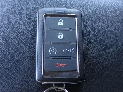 Used 2024 Jeep Grand Cherokee L Altitude AWD/4WD image 28