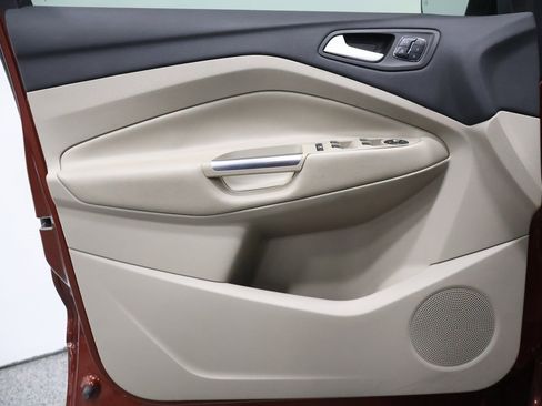 Used 2016 Ford Escape Titanium image 12