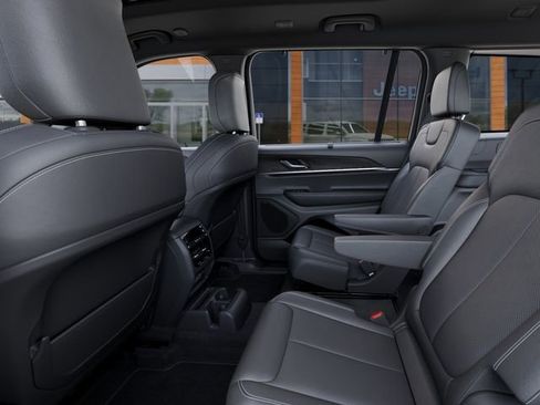 New 2025 Jeep Grand Cherokee L Limited w/ Luxury Tech Group II AWD/4WD image 23