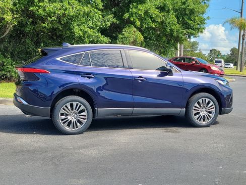 Used 2022 Toyota Venza Limited AWD/4WD image 8