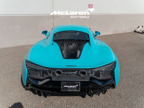 Used 2024 McLaren Artura image 17