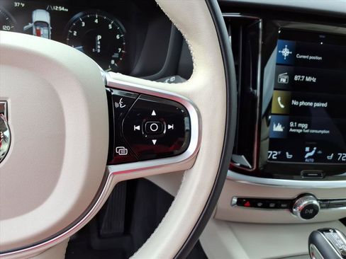 Certified 2022 Volvo V60 T5 Cross Country w/ Climate Package image 17