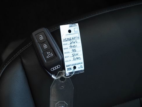 New 2025 Audi Q5 Premium Plus image 36