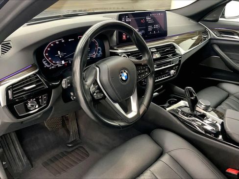 Used 2021 BMW 530e w/ Premium Package image 20