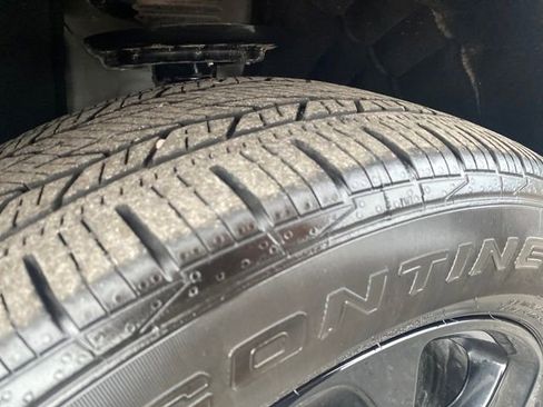 Certified 2024 Buick Enclave Essence w/ Sport Touring Edition image 25