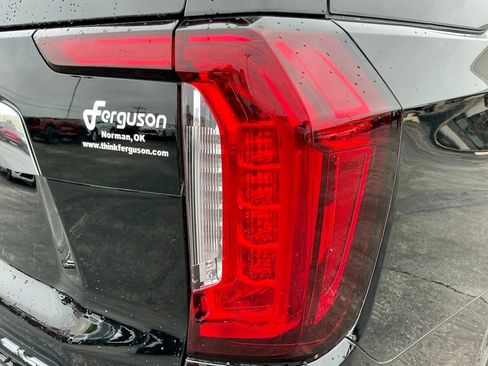 Used 2023 GMC Yukon SLT AWD/4WD image 16