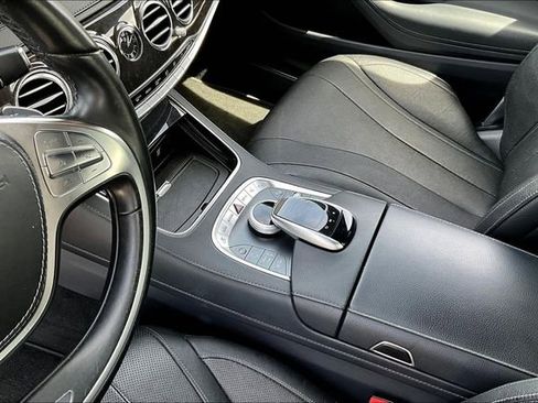 Used 2017 Mercedes-Benz S 550 Sedan image 15