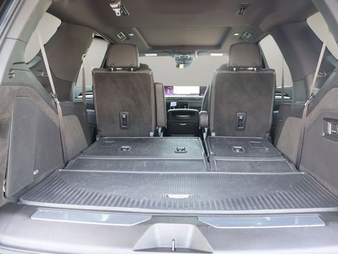Certified 2025 Cadillac Escalade Premium Luxury AWD/4WD image 19