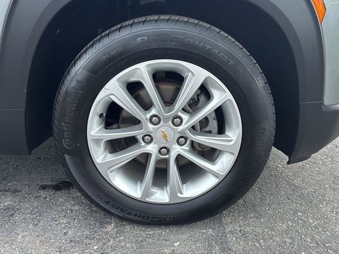 Used 2024 Chevrolet TrailBlazer LS w/ LS Convenience Package FWD image 9