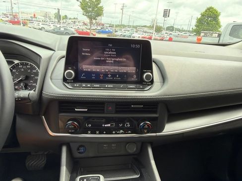 Used 2025 Nissan Rogue SV AWD/4WD image 22