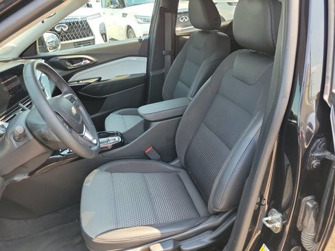Used 2024 Chevrolet Trax LT w/ Driver Confidence Package FWD image 24