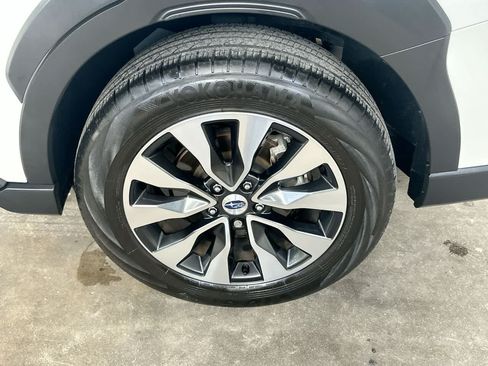 Used 2025 Subaru Outback Touring XT AWD/4WD image 11