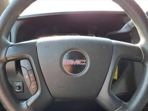 Used 2015 GMC Savana 2500 image 21