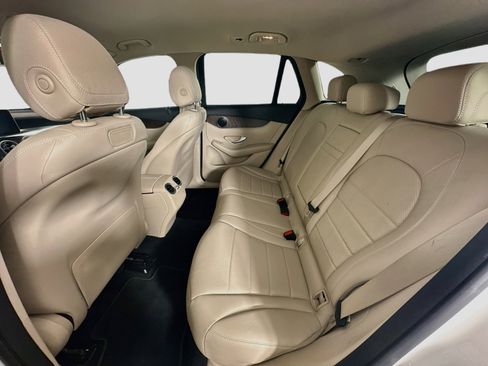 Used 2019 Mercedes-Benz GLC 300 4MATIC image 27