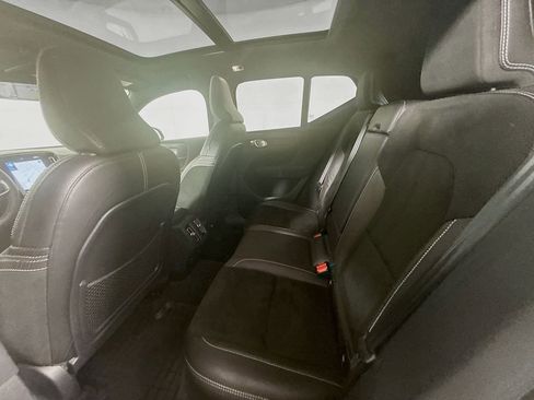 Used 2021 Volvo XC40 T5 R-Design AWD/4WD image 25