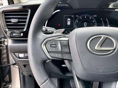 Used 2023 Lexus NX 250 FWD w/ Towing Package (2000 Lbs) image 18