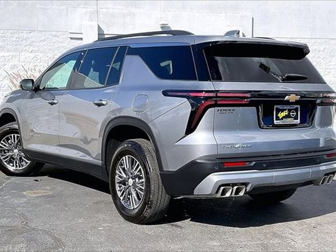 Used 2026 Chevrolet Traverse LT image 10