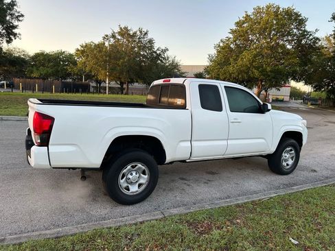 Used 2021 Toyota Tacoma SR w/ SR Convenience Package image 5