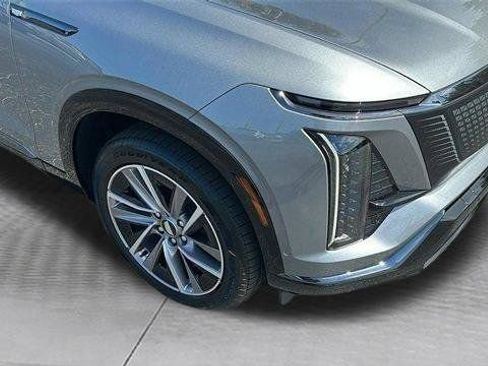 New 2026 Cadillac Vistiq Sport w/ LPO, Floor Liner Package image 10