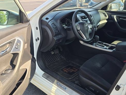 Used 2014 Nissan Altima 2.5 S FWD image 8