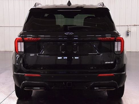 Used 2025 Ford Explorer ST-Line image 6