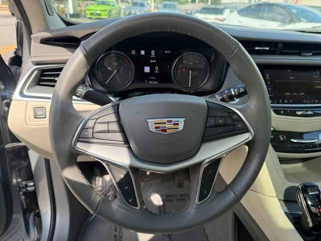 Used 2023 Cadillac XT5 Premium Luxury w/ Technology Package AWD/4WD image 17